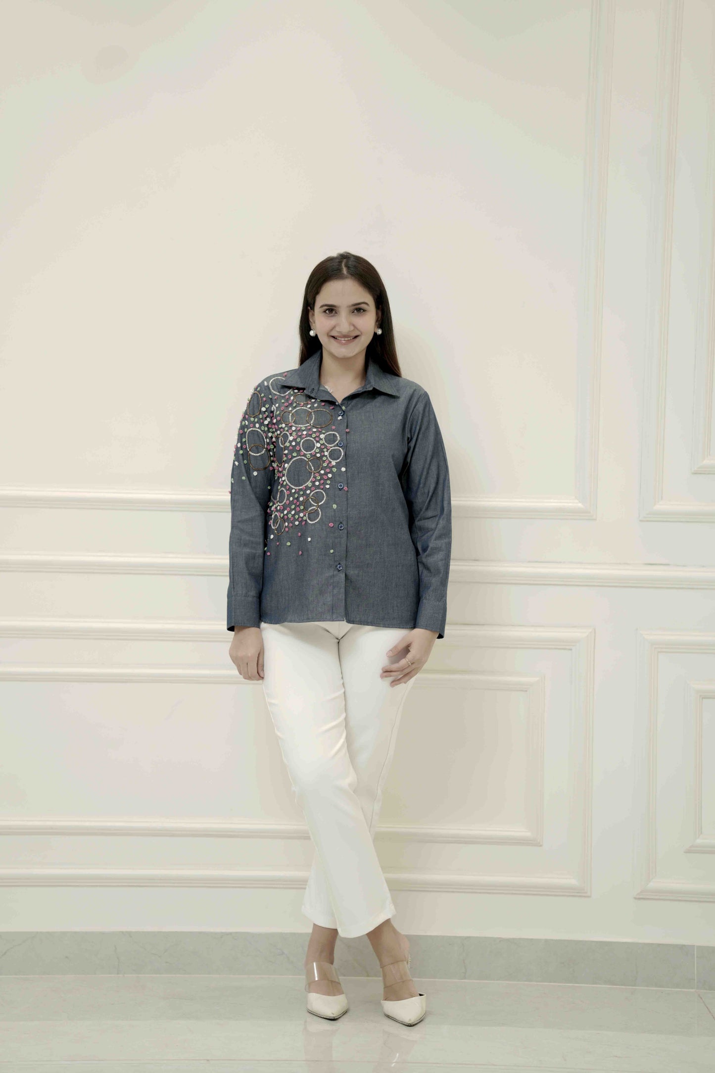 LOOP AND BLOOM BUTTON - DOWN SHIRT