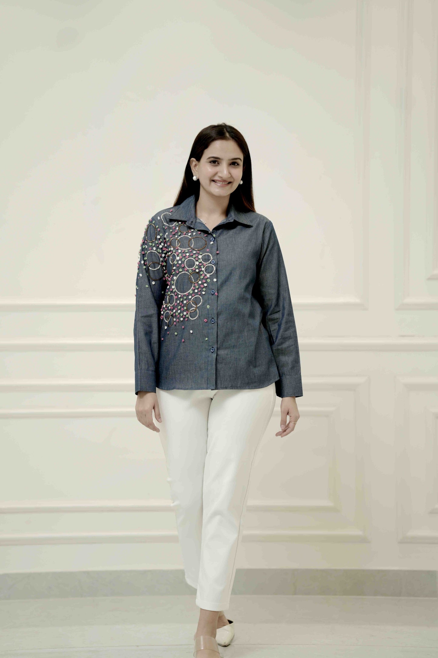 LOOP AND BLOOM BUTTON - DOWN SHIRT