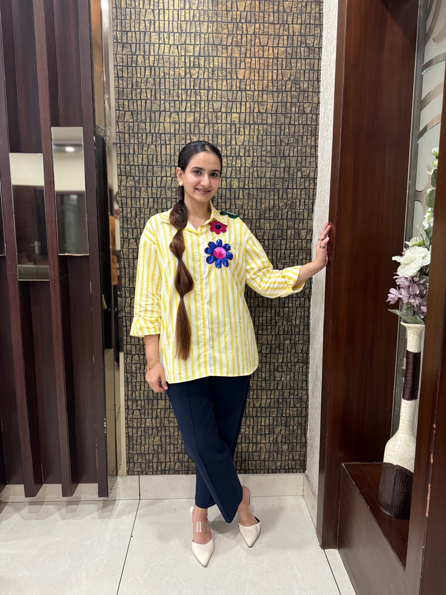 SUNSHINE BLOOM EMBELLISHMENT SHIRT