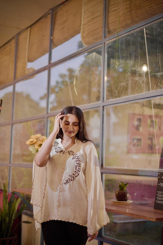IVORY GRACE EMBROIDERY TOP
